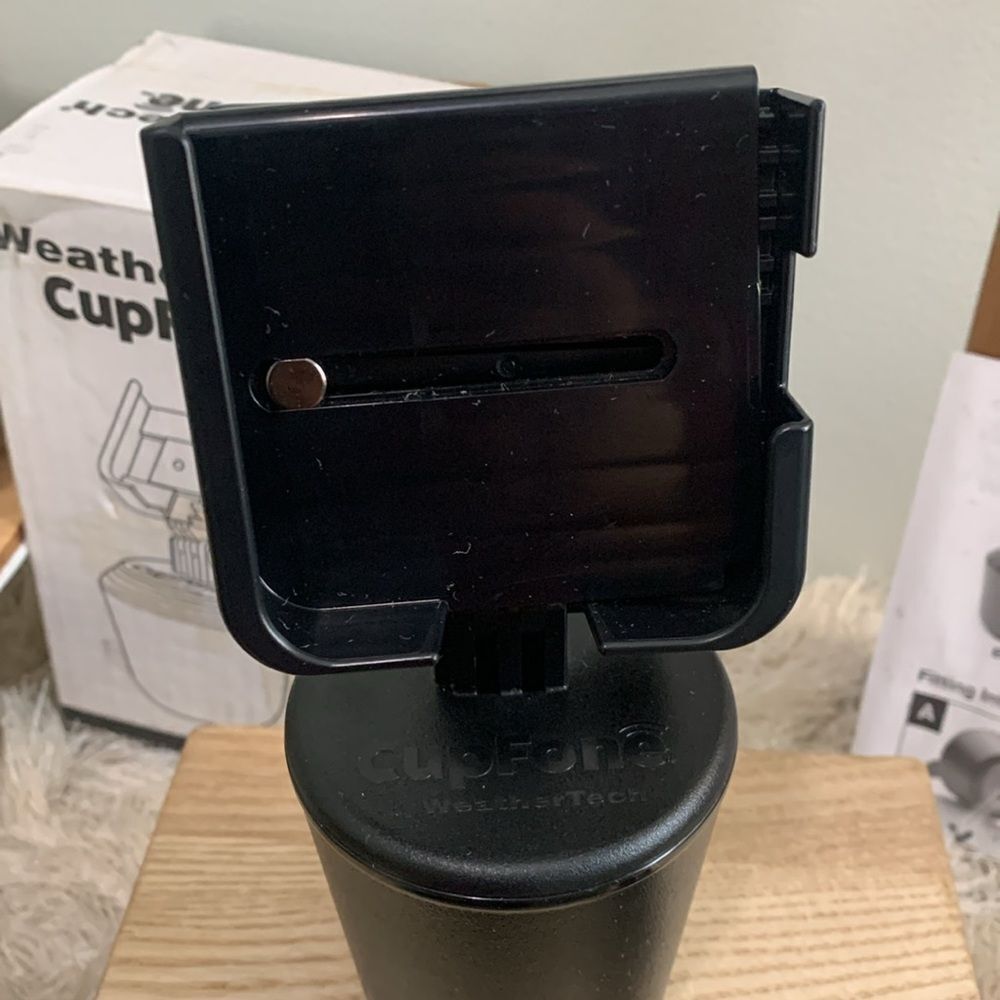 WeatherTech CupFone Two View 8ACF5TV
Universal Portable Cell Phone‎ Holder